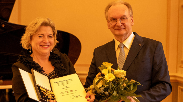 Conny Pieper mit Ministerpräsident Reiner Haseloff